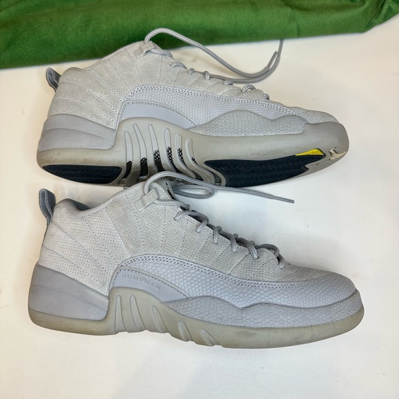 AIR JORDAN 12 RETRO LOW BG. Size 6.5Y. - Picture 3 of 10